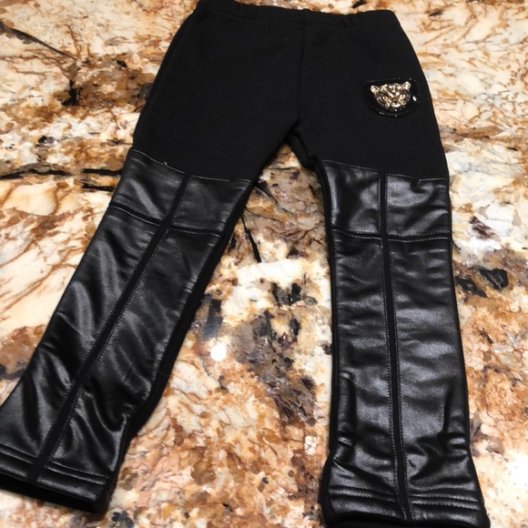 ▪️Black Faux Leather Leggings - Picture 2 of 3